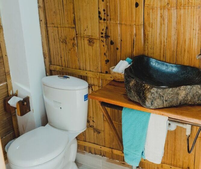 ホテル Uuttaaka Eco