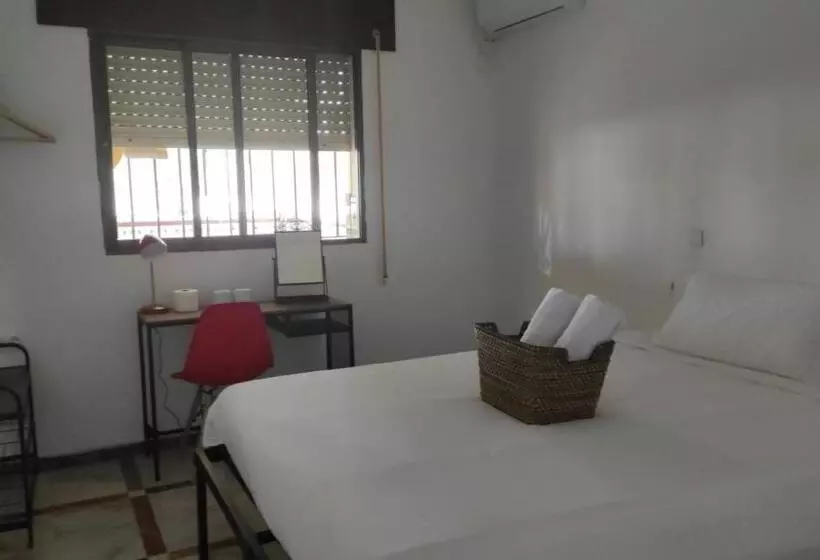 Majatalo Convenient Rooms Ferry, Train & Bus Station