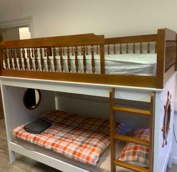 פנסיון The Ground Snug Private Room