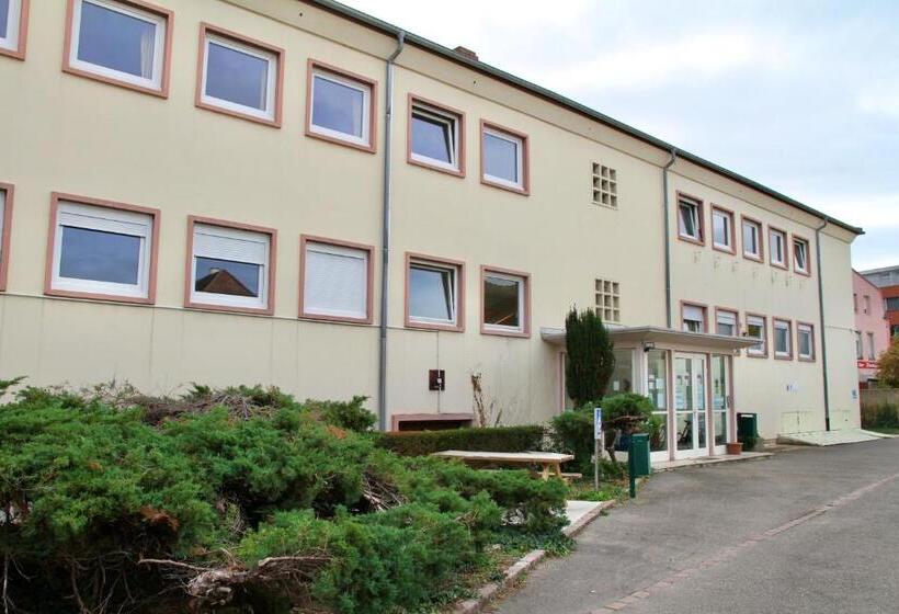 הוסטל Auberge De Jeunesse