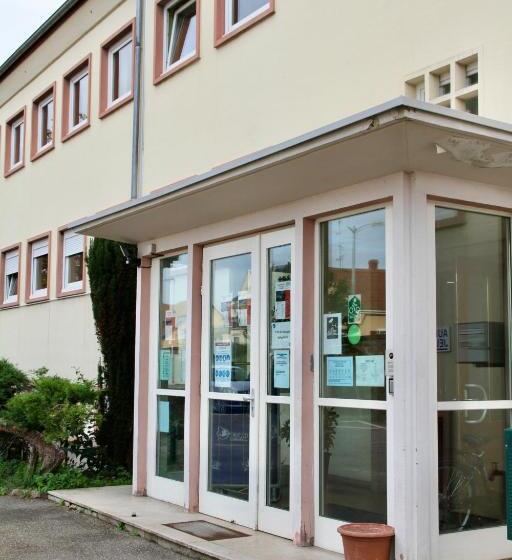 הוסטל Auberge De Jeunesse