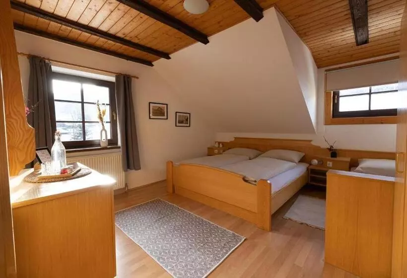 Retkeilymaja Der Thomataler Wirt