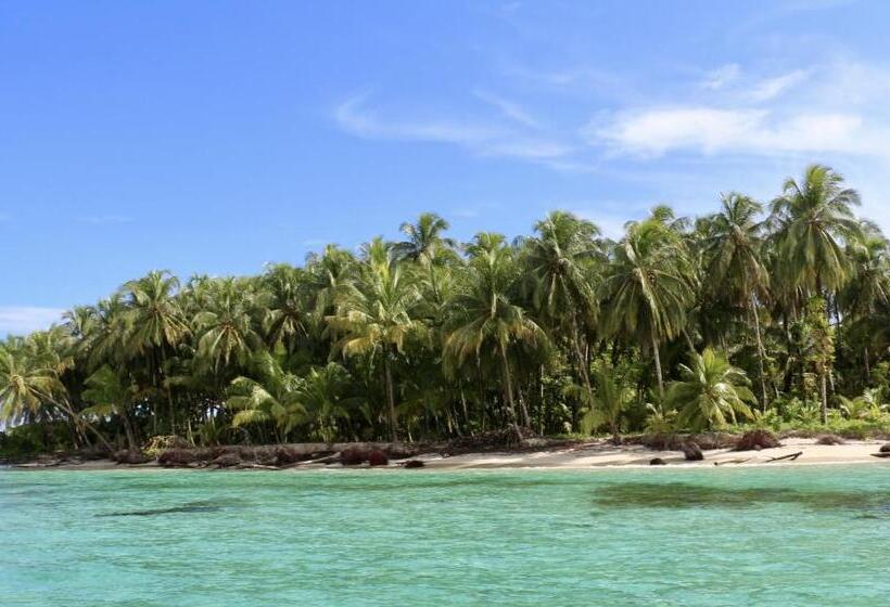 تختخواب و صبحانه Eden Jungle Lodge