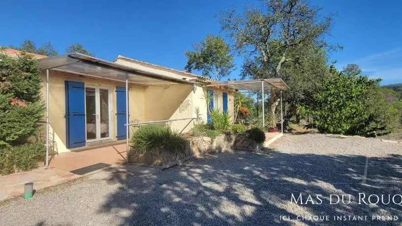 ベッドアンドブレックファースト Le Mas Du Rouquan