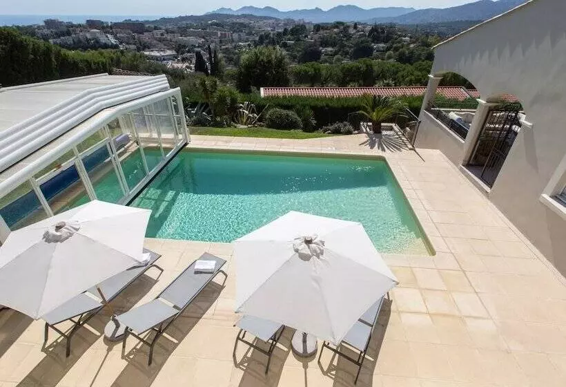 ベッドアンドブレックファースト Les Chambres D Hôtes De Mougins