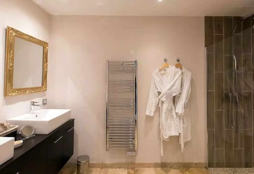 ベッドアンドブレックファースト Les Chambres D Hôtes De Mougins