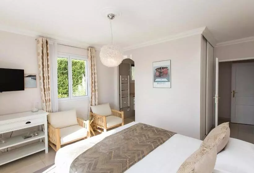 ベッドアンドブレックファースト Les Chambres D Hôtes De Mougins