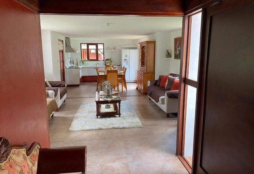 בית מלון כפרי El Castillo De Nallig