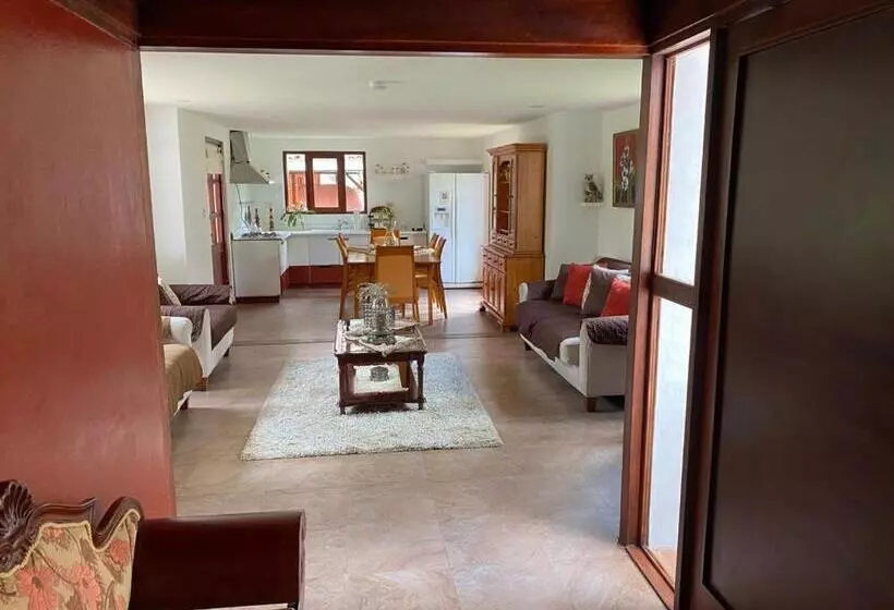 ホテル El Castillo De Nallig