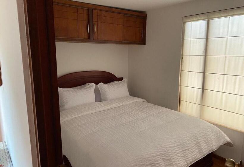 בית מלון כפרי El Castillo De Nallig