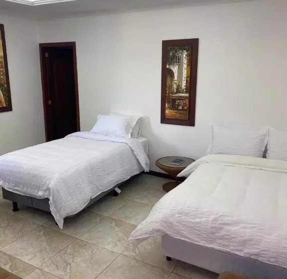 ホテル El Castillo De Nallig