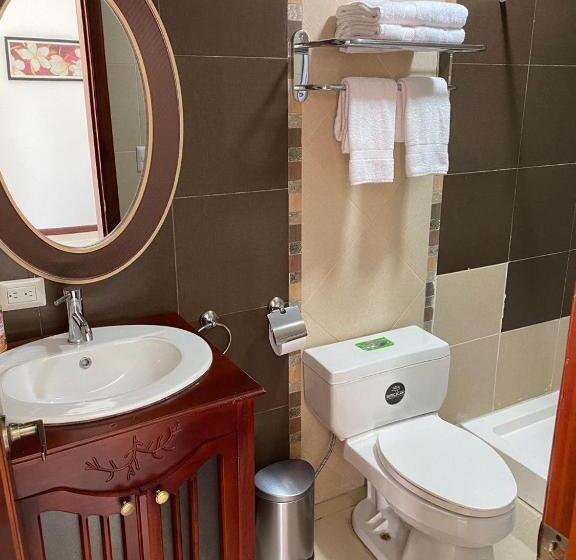 בית מלון כפרי El Castillo De Nallig