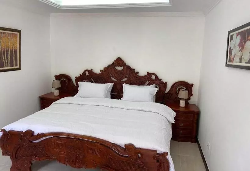 ホテル El Castillo De Nallig