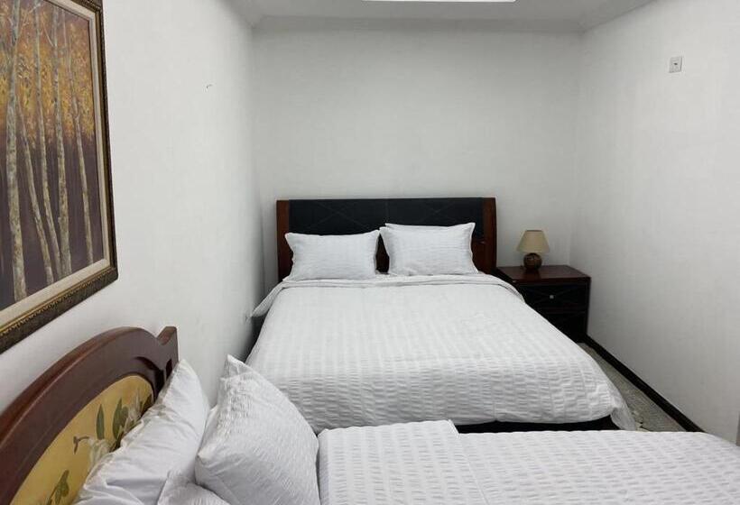 בית מלון כפרי El Castillo De Nallig