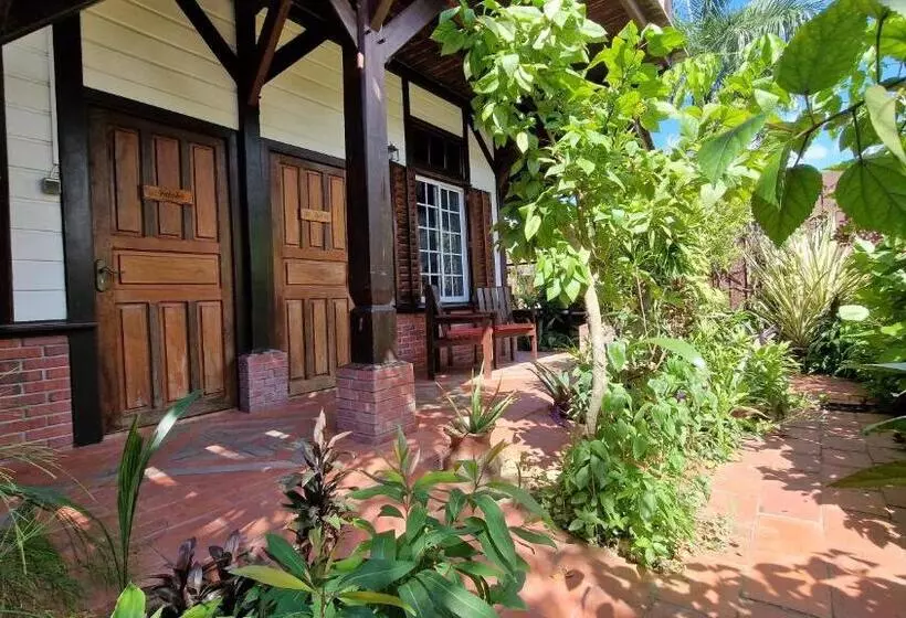 هتل Greenheart Boutique