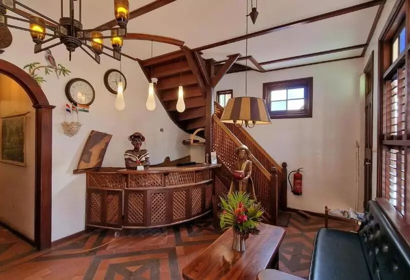 هتل Greenheart Boutique