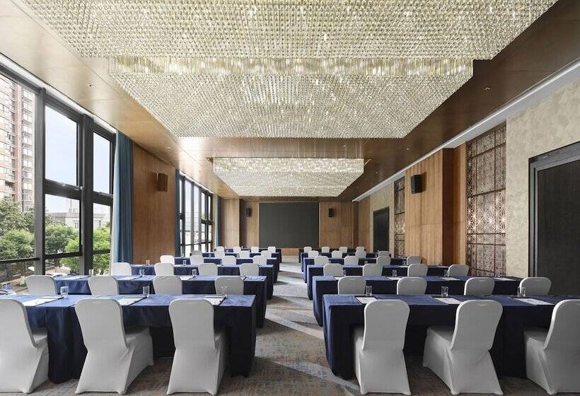 בית מלון כפרי Hilton Garden Inn Jiaxing Xiuzhou