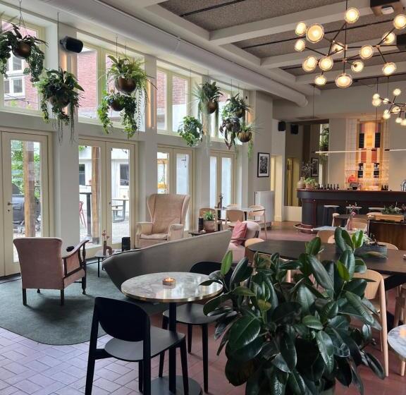 فندق Stadsherberg Ald Weishoès