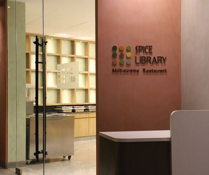 ホテル The Cruze Premium Boutique