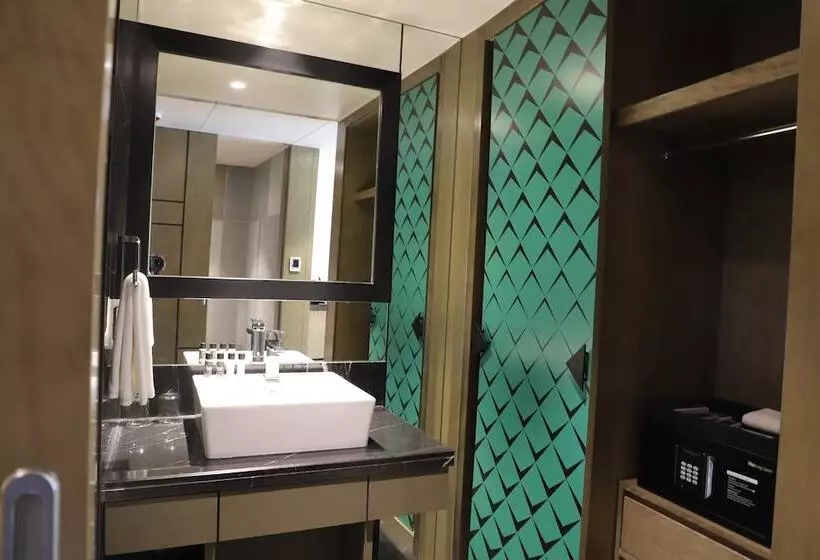 ホテル The Cruze Premium Boutique