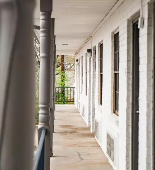 Motelli Salt Creek Lodge