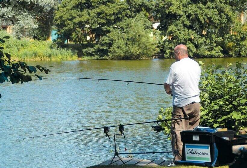 אתר נופש Lakeside Holiday Park