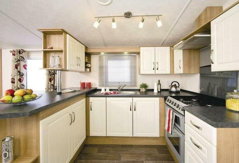 אתר נופש Lakeside Holiday Park