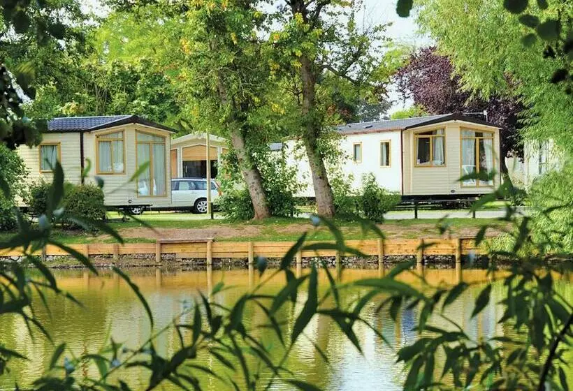 リゾートホテル Lakeside Holiday Park