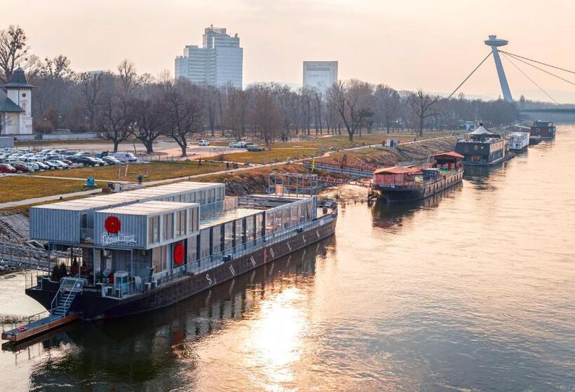 Sundeck Botel Party Boat