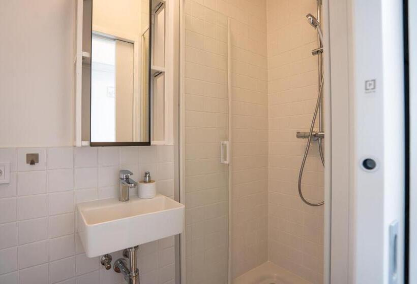 Sundeck Botel Party Boat