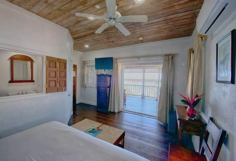 ベッドアンドブレックファースト A Stone's Throw Away