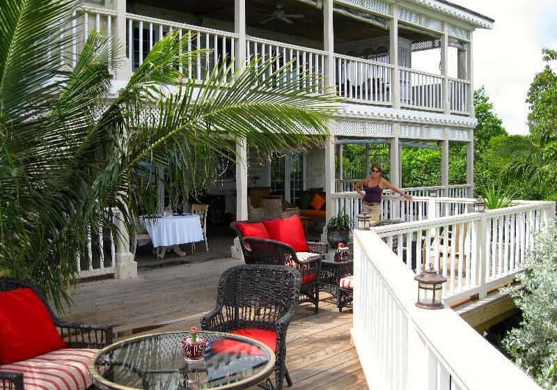 ベッドアンドブレックファースト A Stone's Throw Away