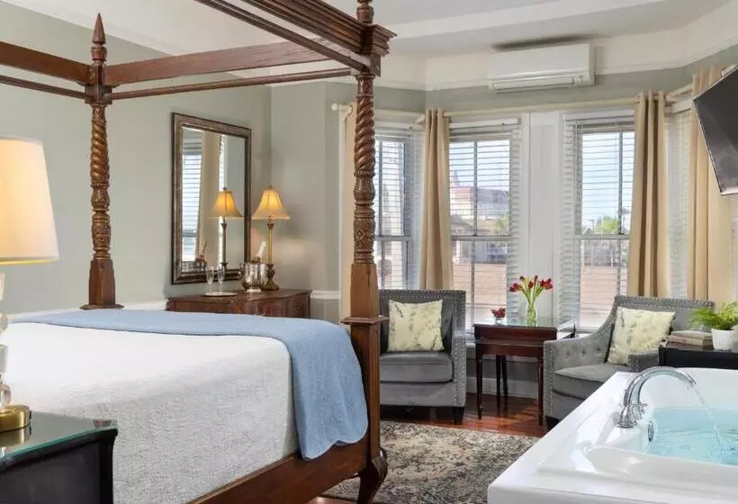 تختخواب و صبحانه Bayfront Marin House