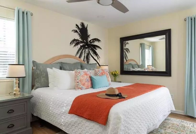 تختخواب و صبحانه Bayfront Marin House