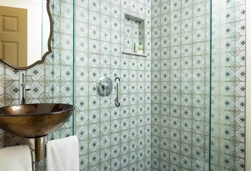 تختخواب و صبحانه Bayfront Marin House