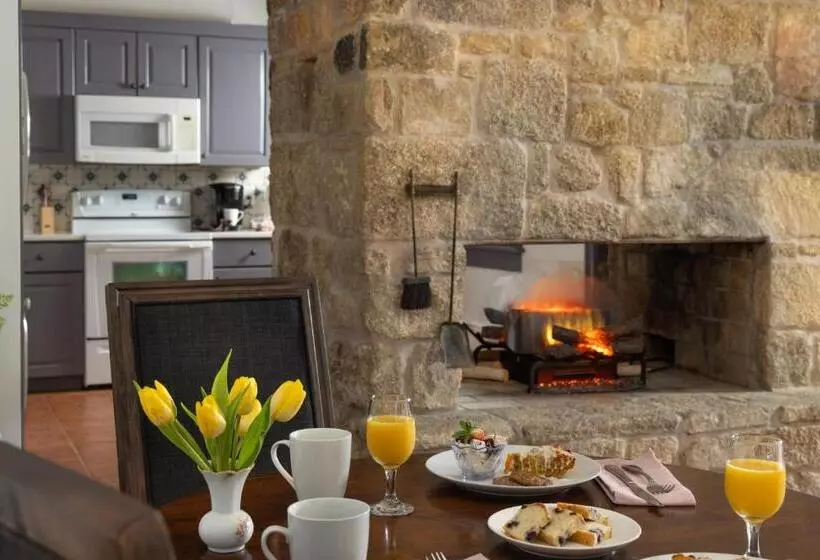 تختخواب و صبحانه Bayfront Marin House