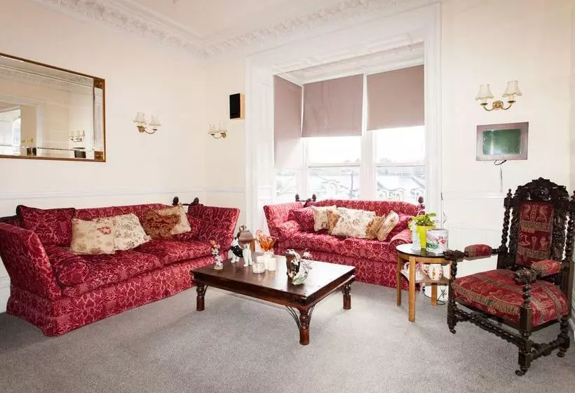 ベッドアンドブレックファースト Braddon Hall