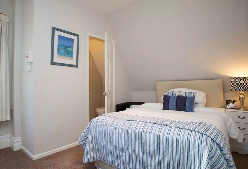 ベッドアンドブレックファースト Braddon Hall