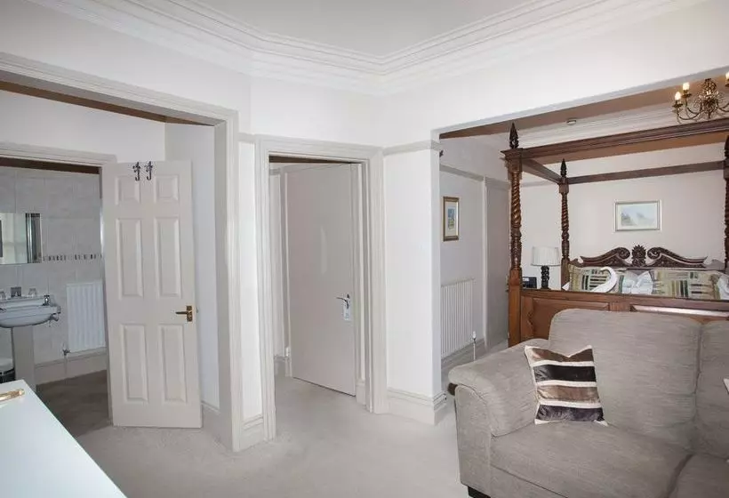 ベッドアンドブレックファースト Braddon Hall