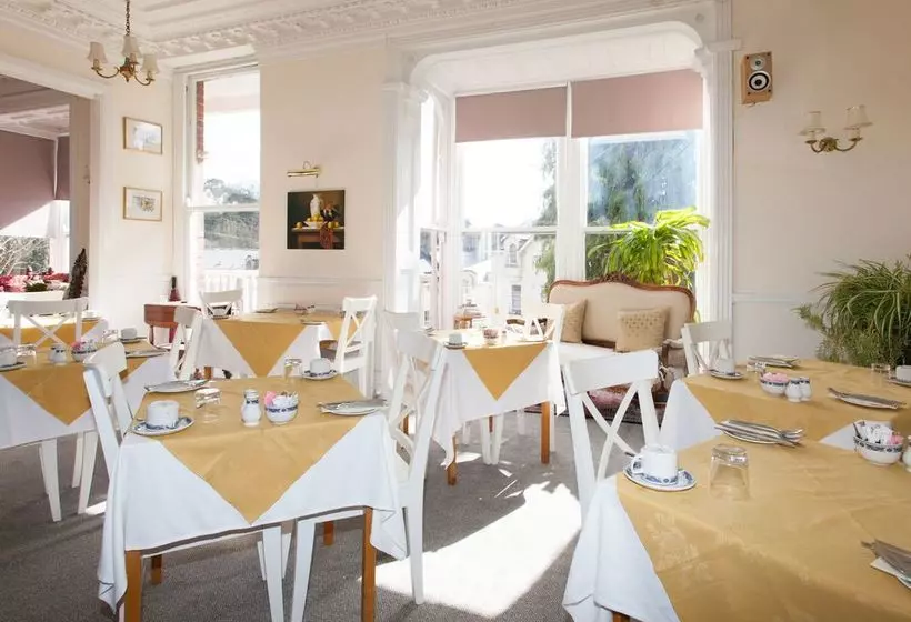 ベッドアンドブレックファースト Braddon Hall