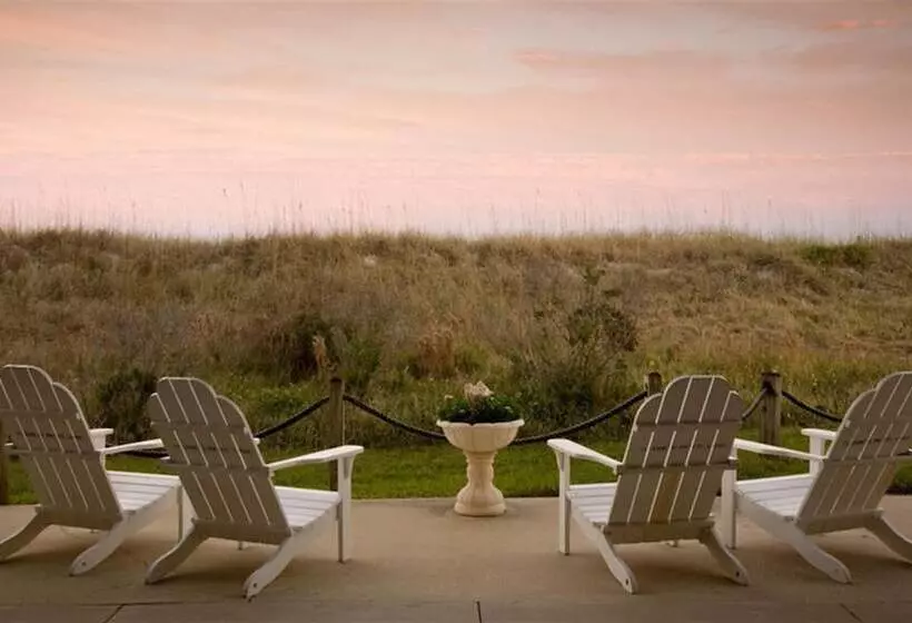 住宿加早餐  Elizabeth Pointe Lodge