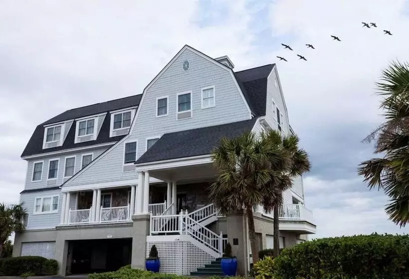 住宿加早餐  Elizabeth Pointe Lodge