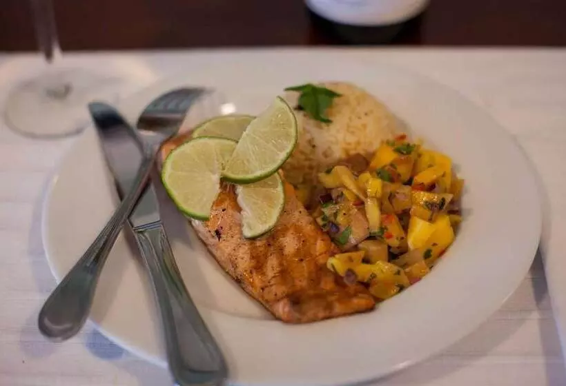 住宿加早餐  Elizabeth Pointe Lodge