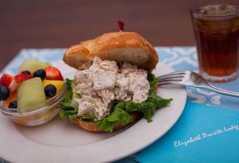 Bed and Breakfast Elizabeth Pointe Lodge