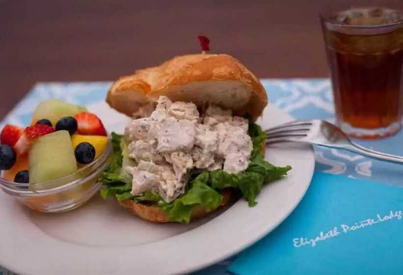 住宿加早餐  Elizabeth Pointe Lodge