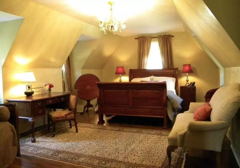 ベッドアンドブレックファースト Hillbrook Inn & Spa