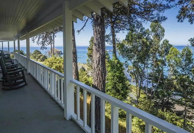 민박 Little River Inn