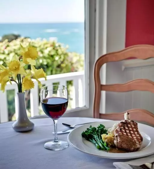 민박 Little River Inn