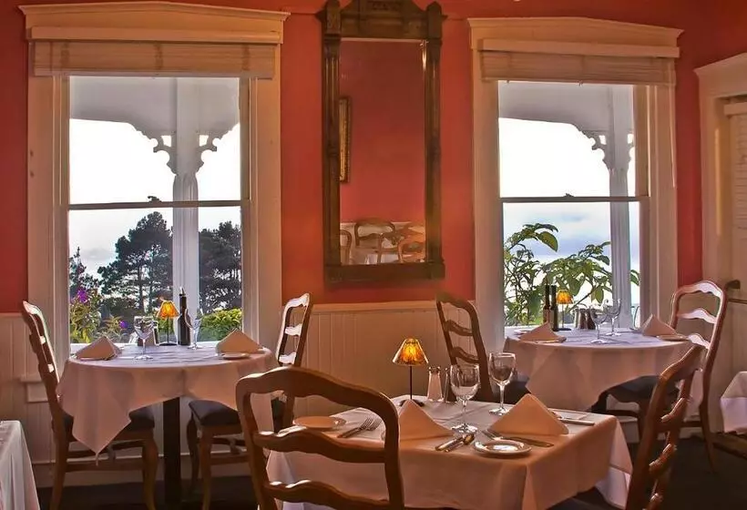 민박 Little River Inn