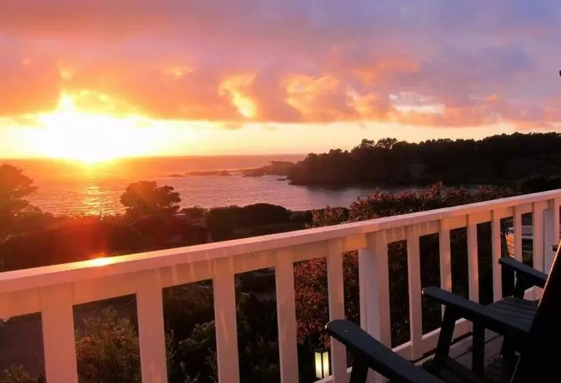 민박 Little River Inn